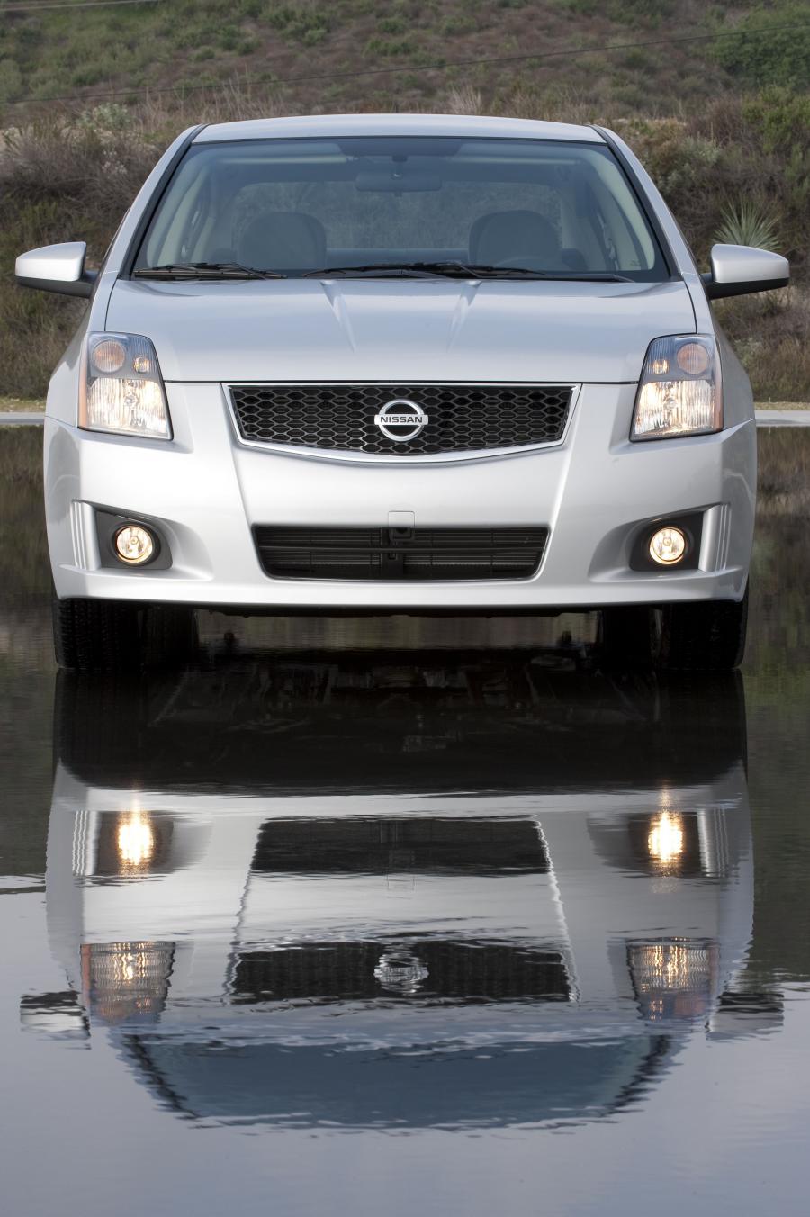  Nissan Sentra SR 2009 года  (фото 19 из 34)